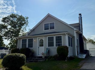26 Hillcrest Rd #B, Niantic, CT 06357