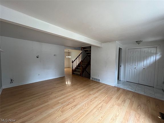 3rd image of 7393 S Chestnut Commons Dr