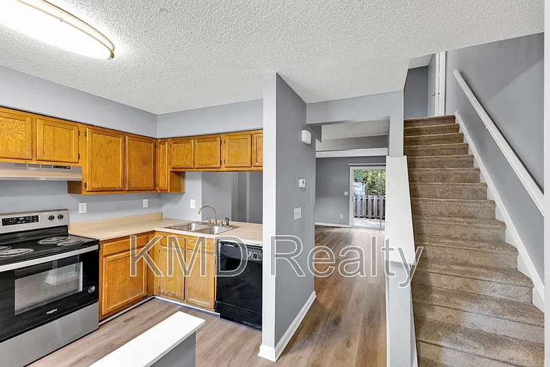 3 bed, 2.0 bath, $1,525 — Photo 4