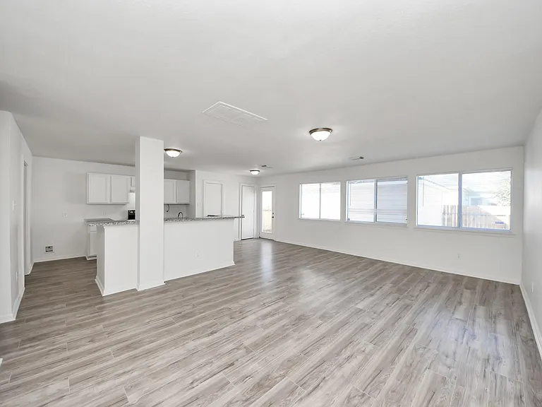 20623 Patriot Park Ln — Photo 10