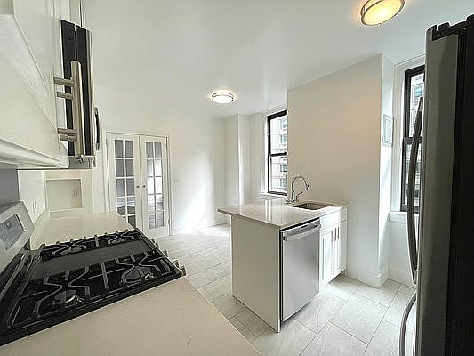 1st image of 340 E 57th St APT 9B