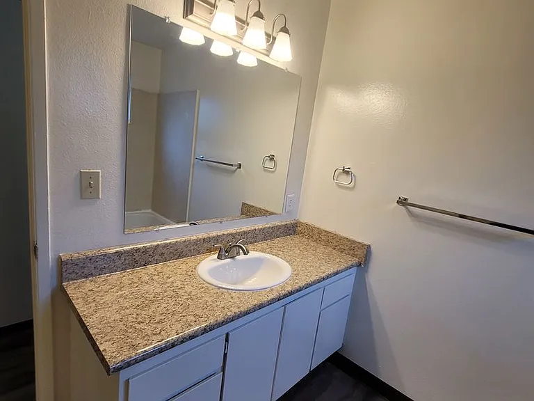 4949 N Gearhart Ave — Photo 33