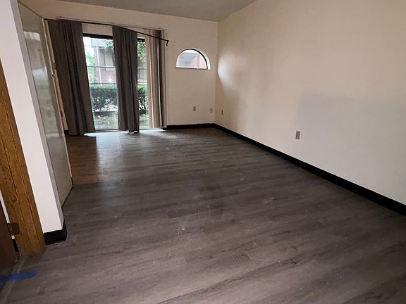 5th image of 3210 Kennett Sq