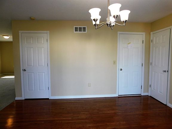 5th image of 1724 Stewart Dr