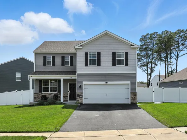 218 Crystal Lake Dr, Egg Harbor Township, NJ 08234