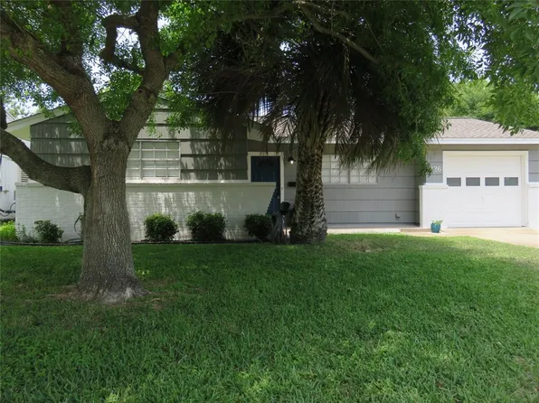 226 Mackeral St, Galveston, TX 77550
