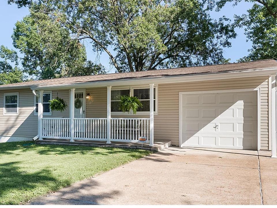 2nd image of 2638 Glenoak Dr