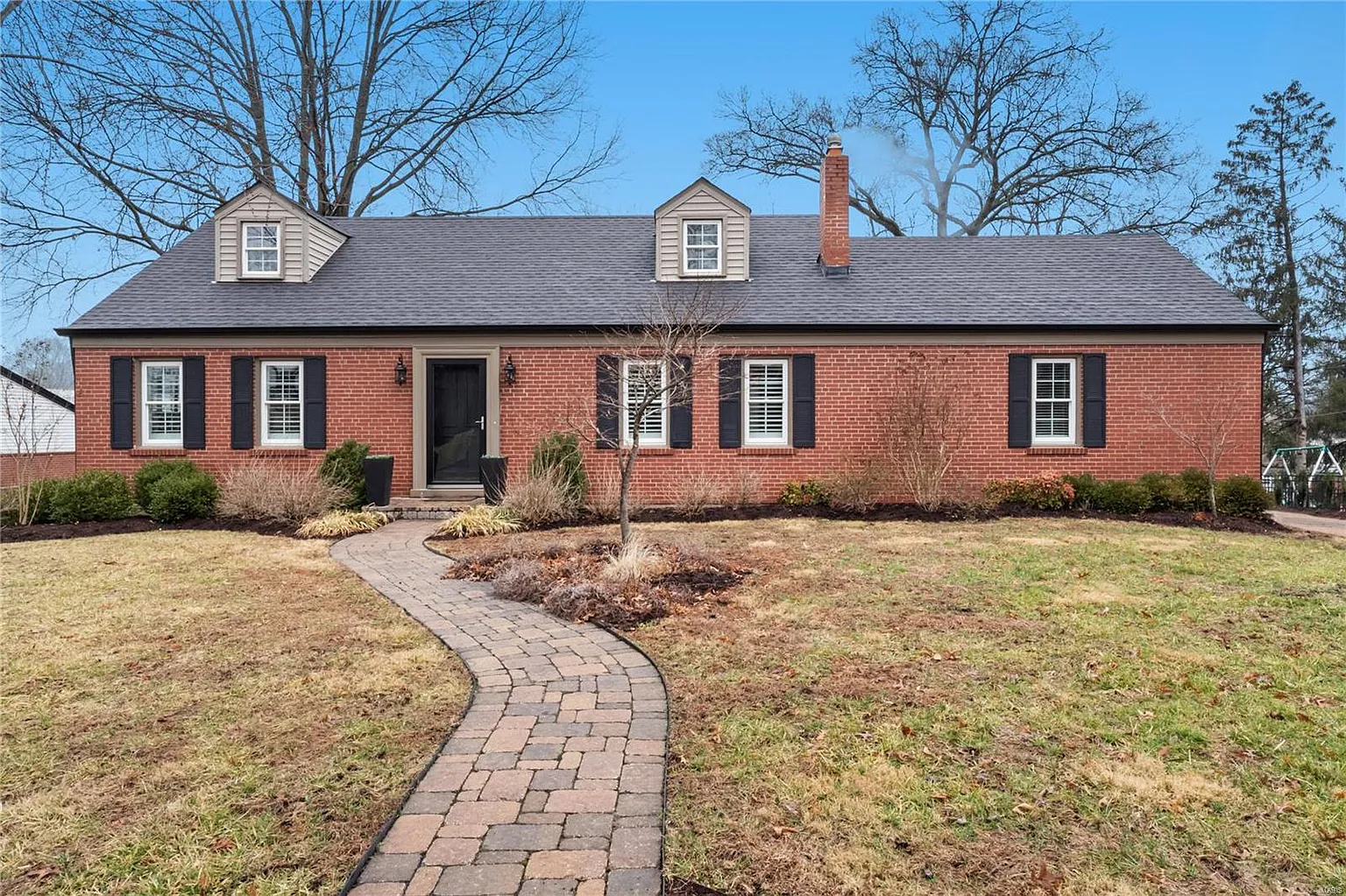 4 Middlesex Dr photo 1