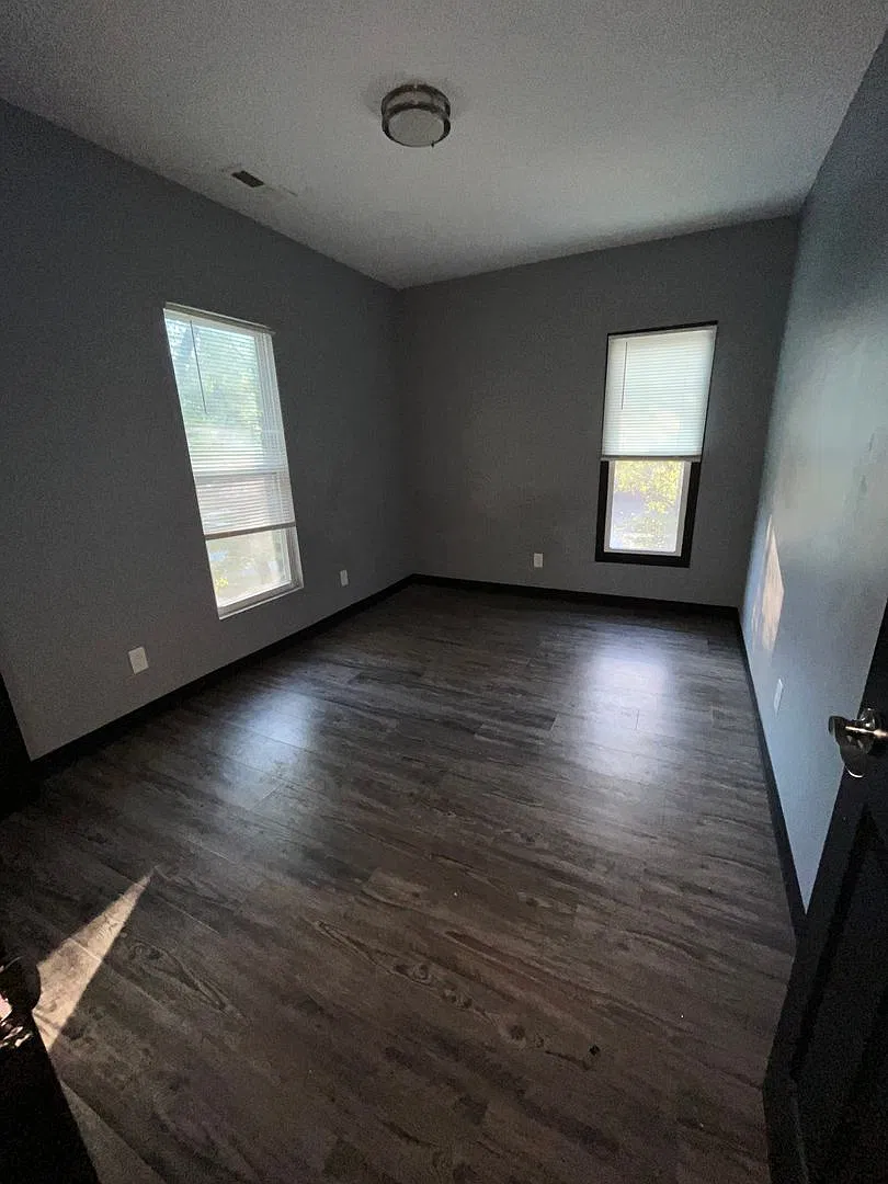 North Rockton Ave 1121 — Photo 3