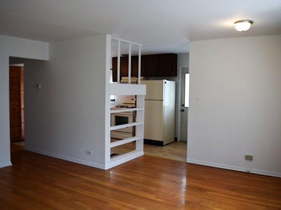 4th image of 8309 Lockwood Ave