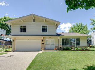 1112 N Hemlock Ln, Mount Prospect, IL