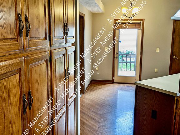 5th image of 5432 N Meadow Dr