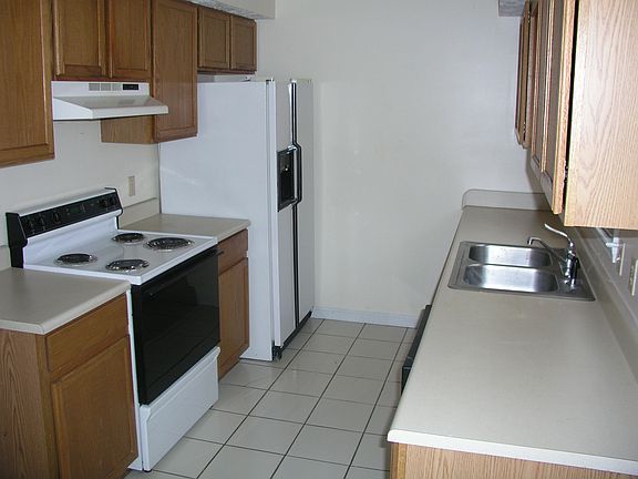 5th image of 1117 E Main St APT 1