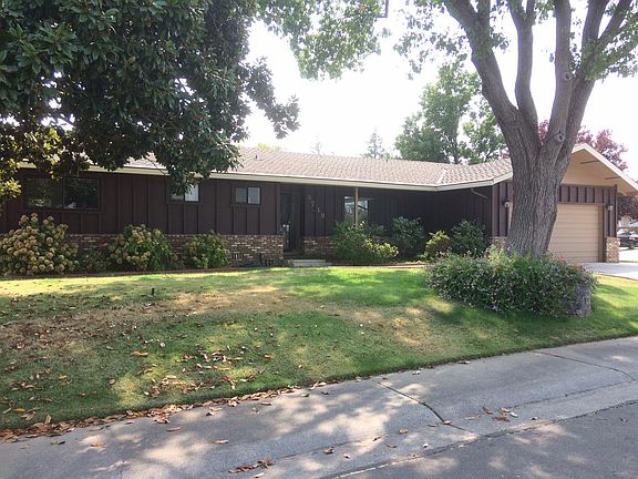 2nd image of 3718 Hillcrest Ln