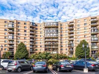 8360 Greensboro Dr APT 721, Mc Lean, VA, 22102