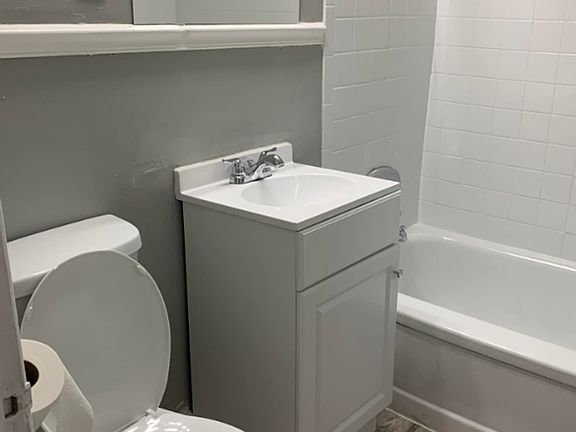3rd image of 3324 Vineville Ave #70D