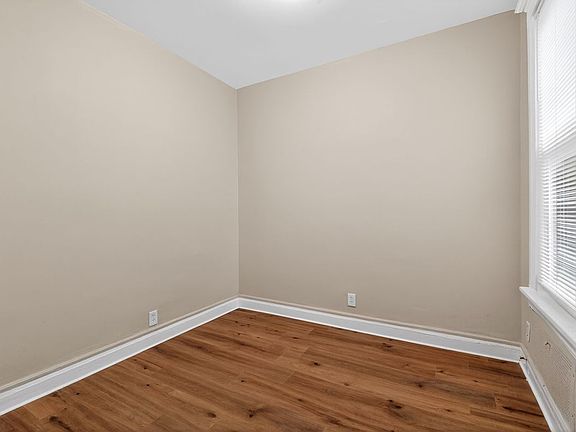 3rd image of 18 Boyd Ave