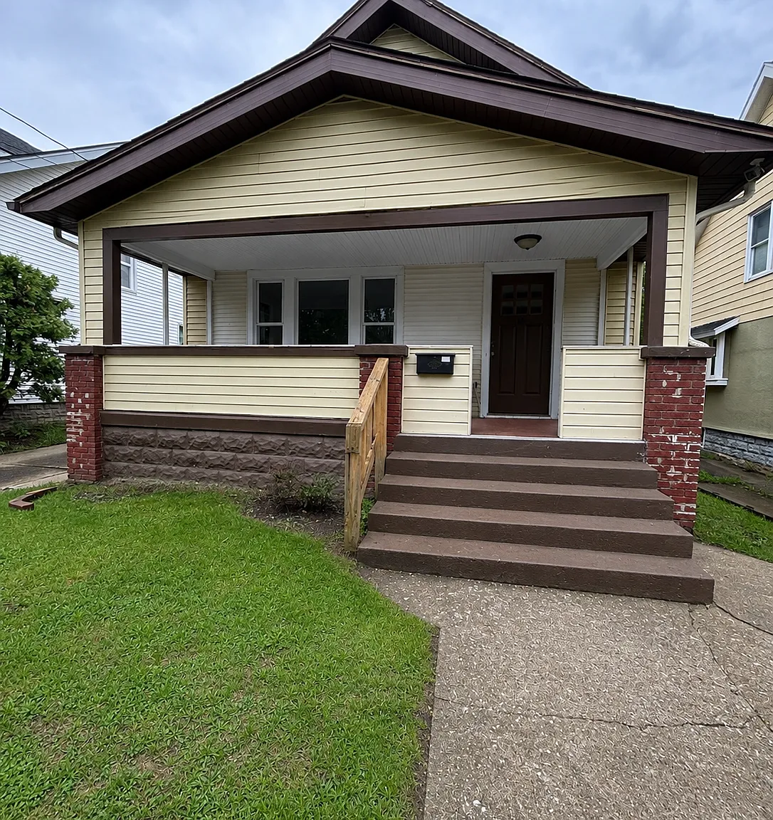 4 bed, 1922 sqft, $2,000 — Photo 1
