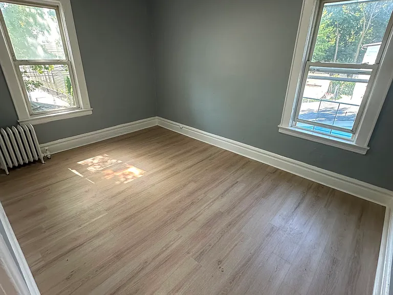 100 Smith St #2F — Photo 3