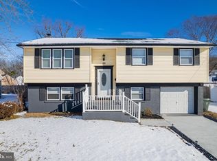 33 Sycamore Dr, Burlington, NJ 08016