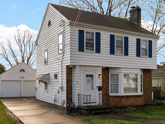 3rd image of 37 Forest Park Blvd