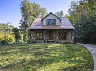 216 Pine St, Gatlinburg, TN 37738