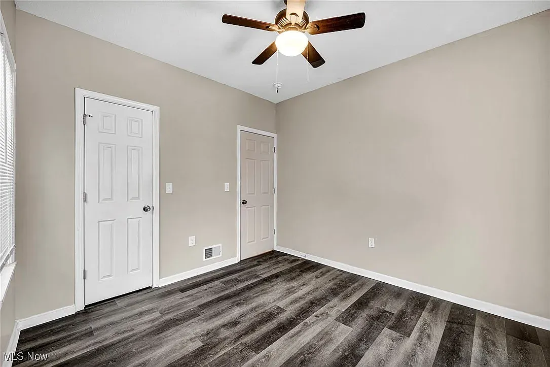 2 bed, $1,100 — Photo 2