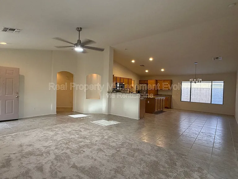15847 W Saguaro Ln — Photo 3