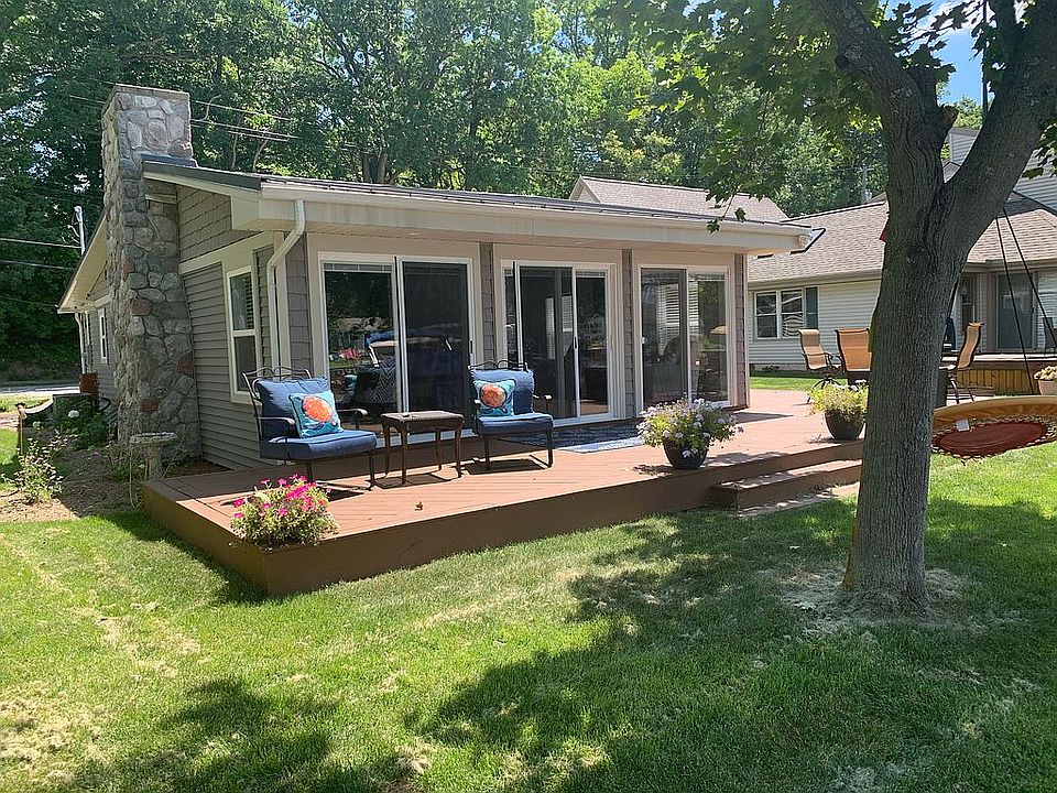 1st image of 11604 Portage Lake Ave