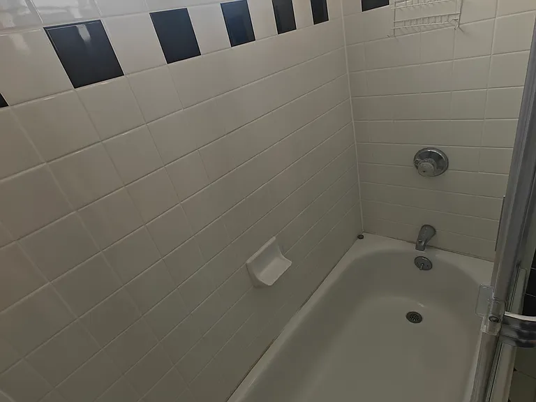 234 Roswell Ave — Photo 12