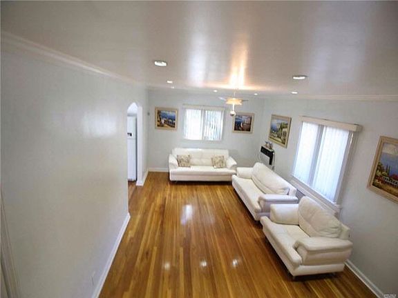 2nd image of 20902 Richland Ave