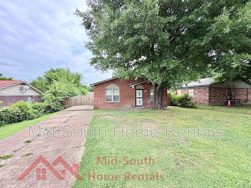 4 bed, 1.5 bath, 1137 sqft, $1,247 — Photo 2
