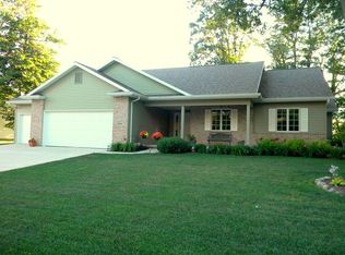 2708 Red Fox Ln, Manitowoc, WI 54220