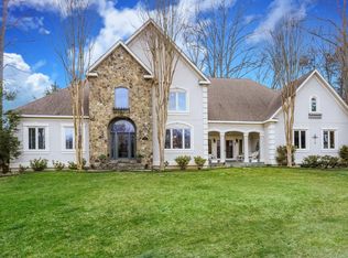 800 Crews Rd, Great Falls, VA 22066