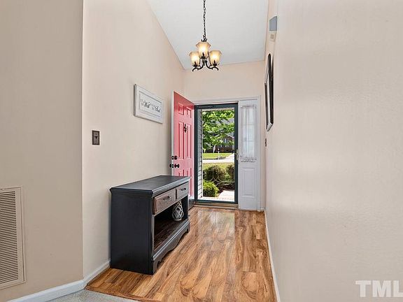 5th image of 602 Wyndham Dr