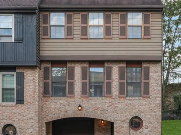 304 Sonnybrook Ct, Bethel Park, PA 15102