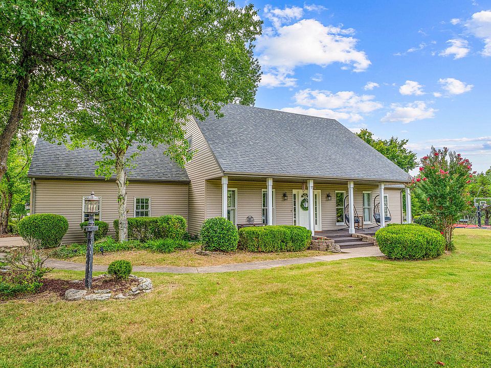 1st image of 481 Sunny Brook Drive