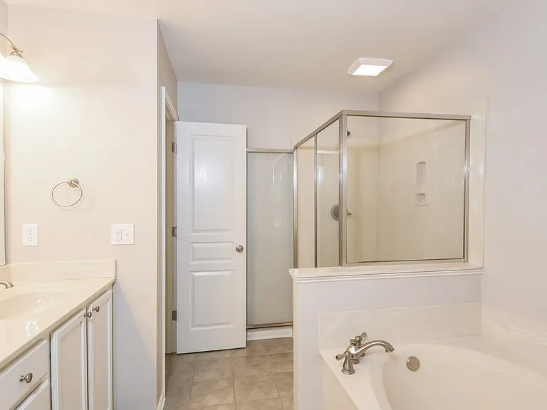 121 Townview Dr — Photo 10