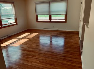1327 6th St S, Stillwater, MN 55082