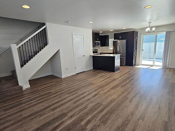4th image of 191 Northridge Ter