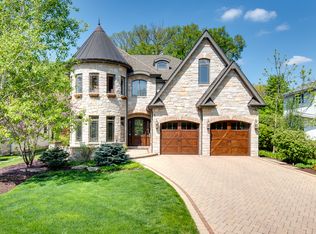 370 S Arlington Ave, Elmhurst, IL 60126