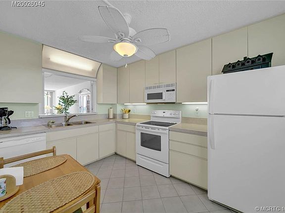 4th image of 9940 Ocean Dr APT 506