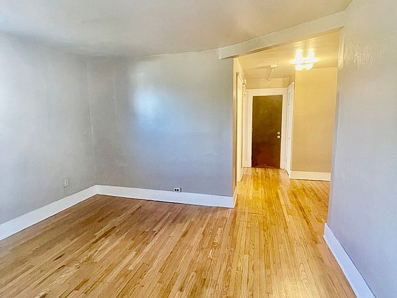 5th image of 901 N M St APT 8