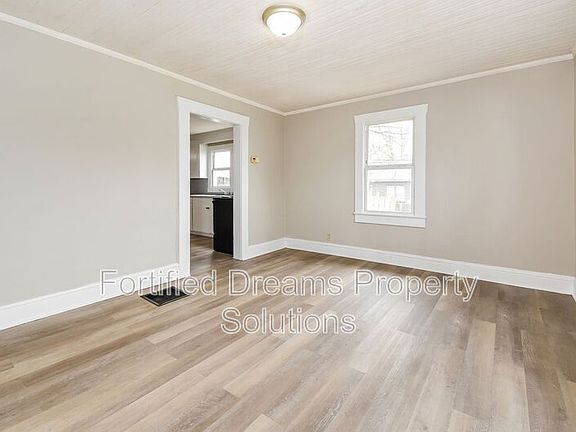 5th image of 2240 Flag St