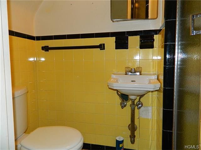 1st image of 2919 Yates Ave