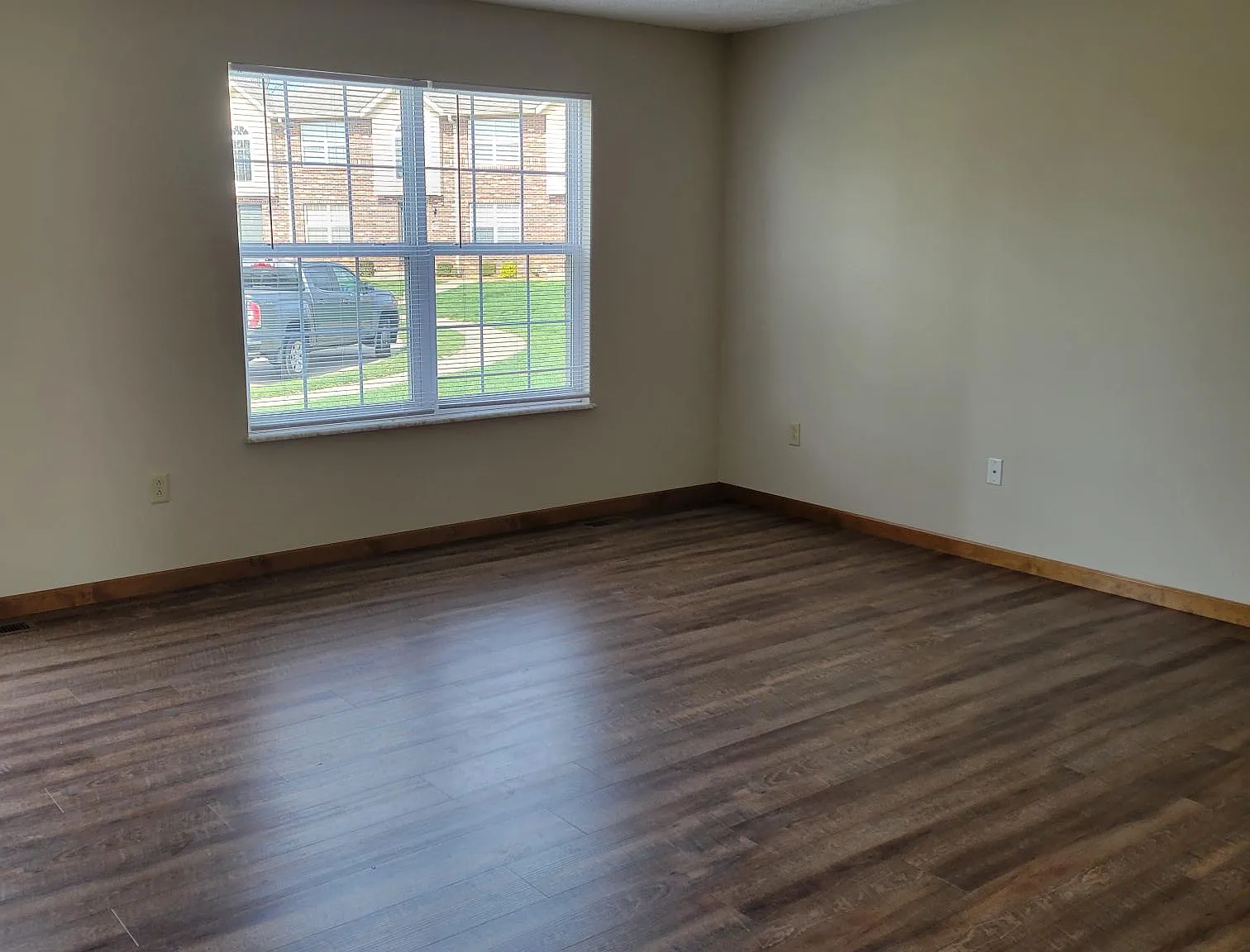 2 bed, 1.5 bath, 1280 sqft, $1,475 — Photo 2