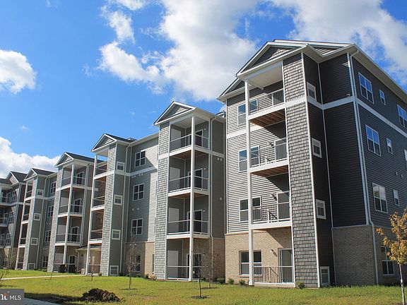 2nd image of 160 Sunda Cir #109