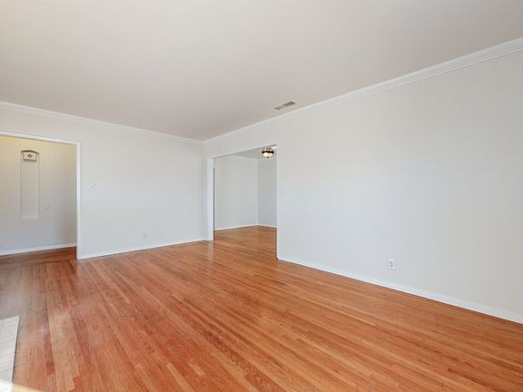 4th image of 3810 Cherrywood Ave