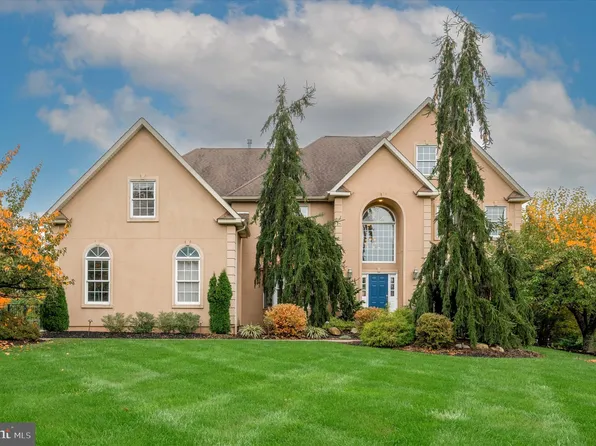 240 Amour Cir, Blue Bell, PA 19422