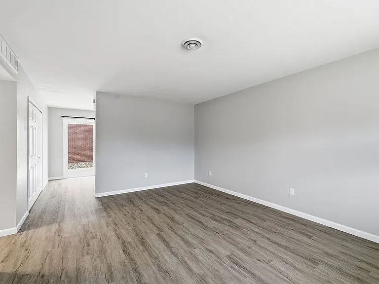 113 Lasalle St #3 — Photo 16